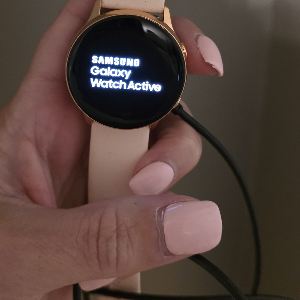 Samsung Pink and Rose Gold Smartwatch - Picture 2 of 7